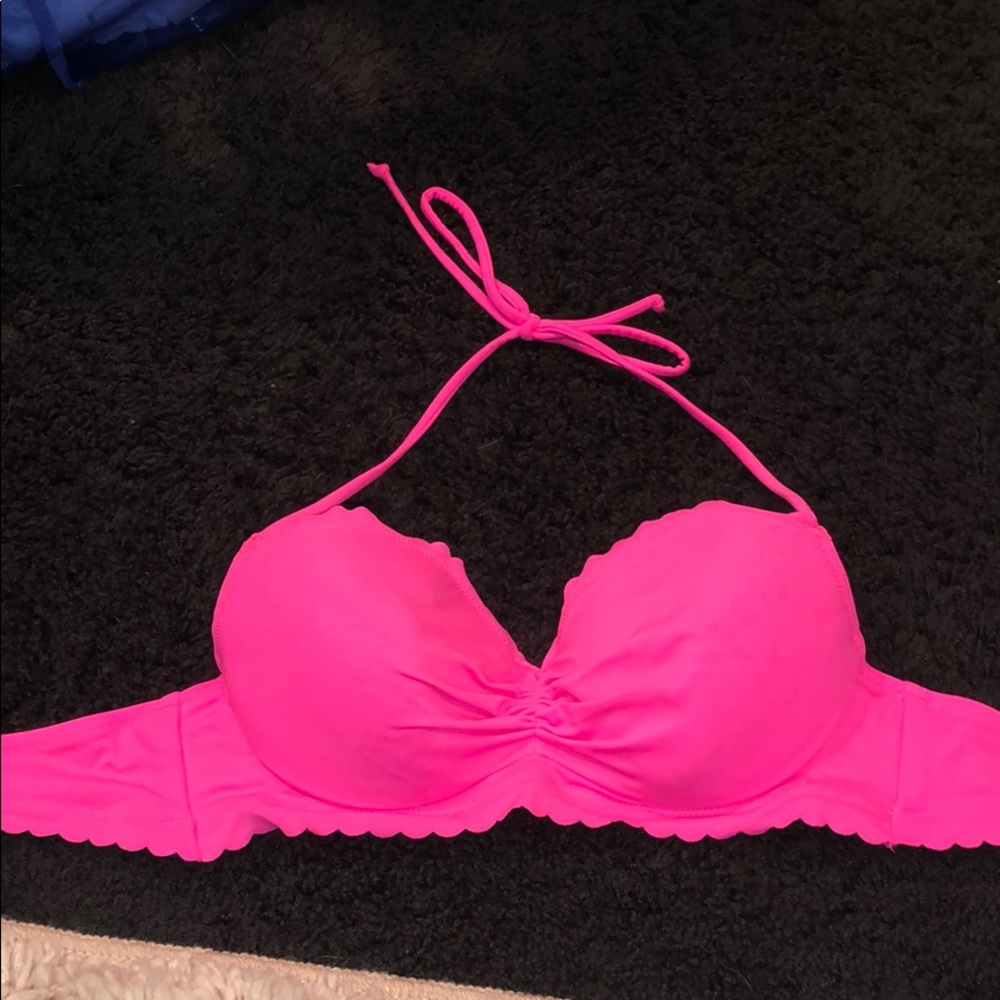 Victoria’s Secret bikini top